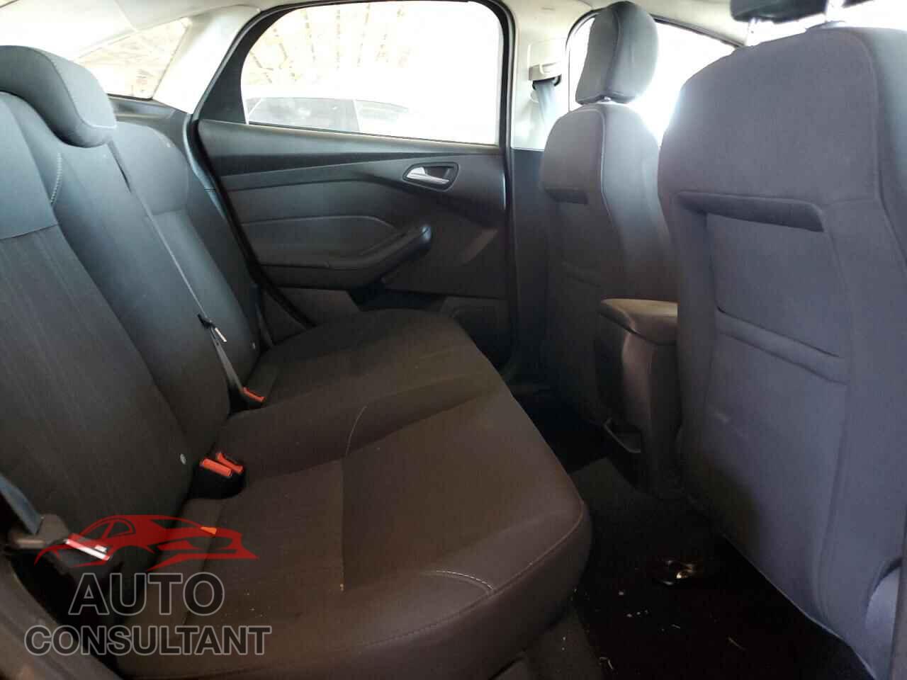 FORD FOCUS 2016 - 1FADP3F25GL372729