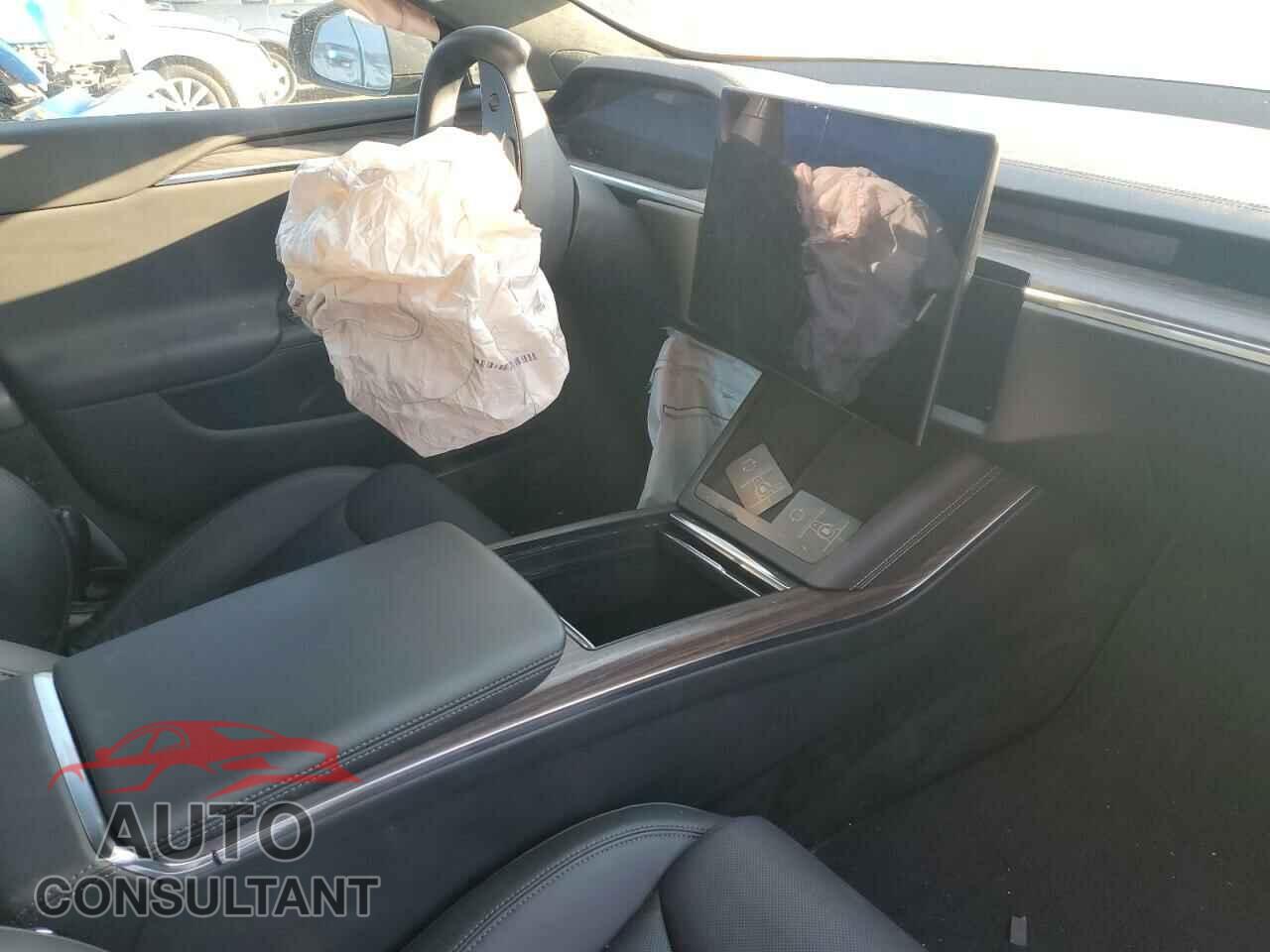 TESLA MODEL S 2022 - 5YJSA1E53NF490300