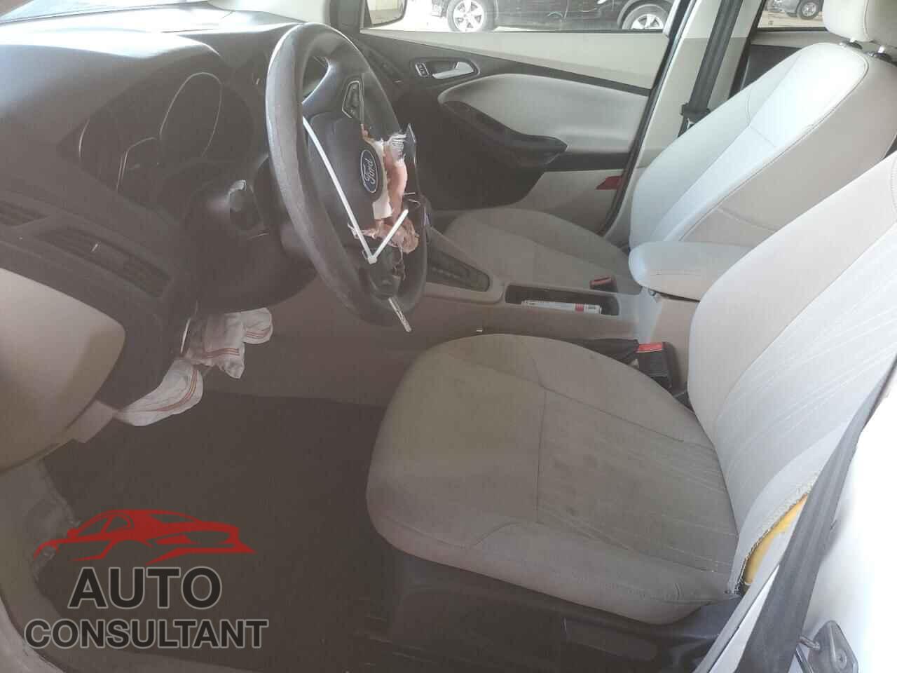 FORD FOCUS 2015 - 1FADP3F20FL330466