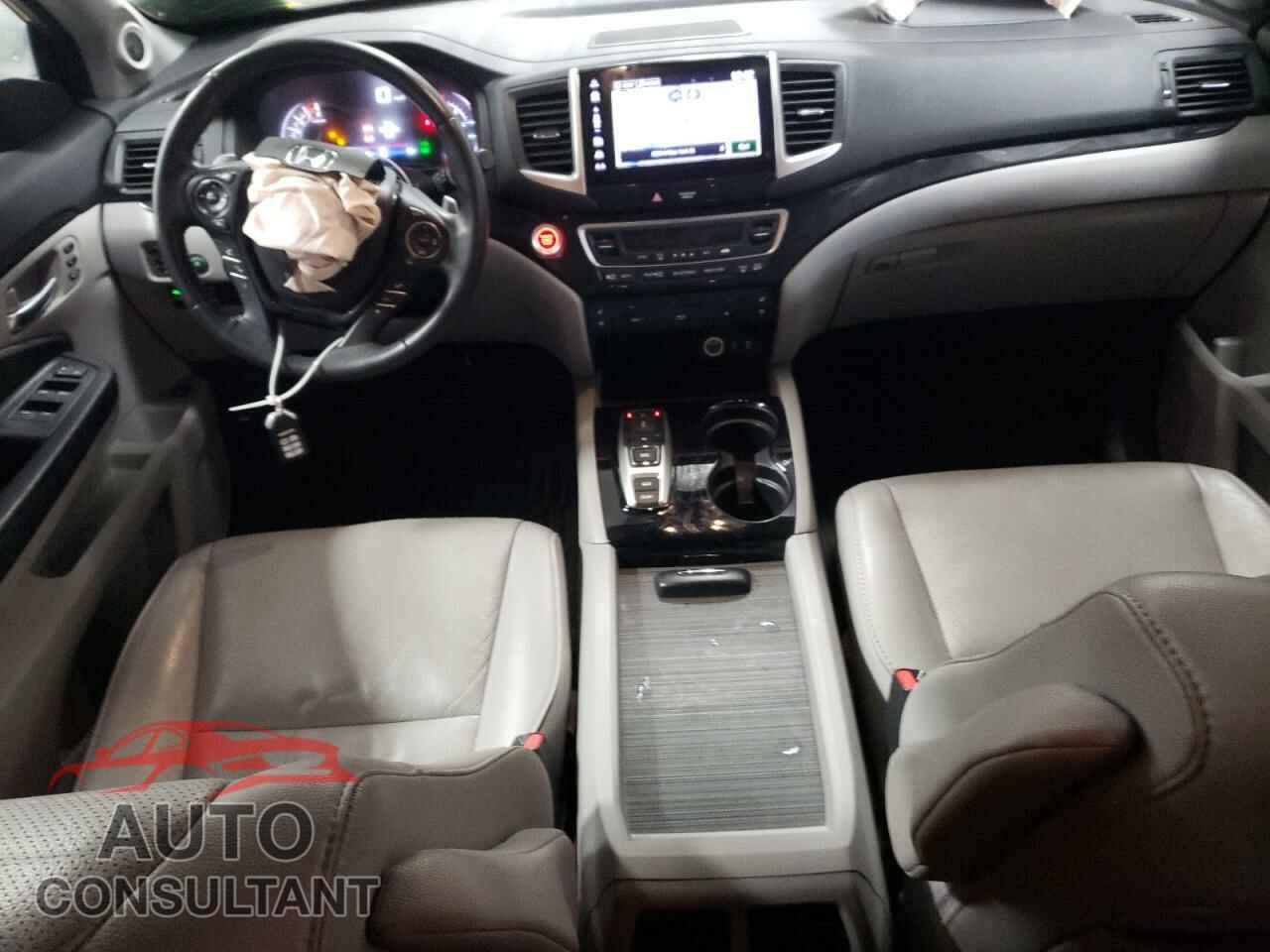 HONDA PILOT 2017 - 5FNYF6H00HB065517