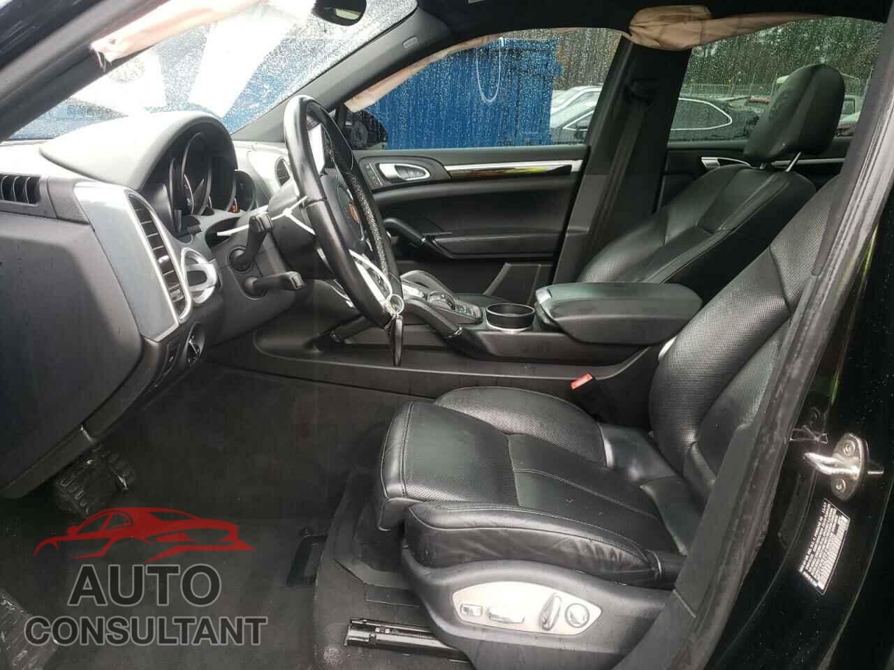 PORSCHE CAYENNE 2018 - WP1AA2A27JKA05858