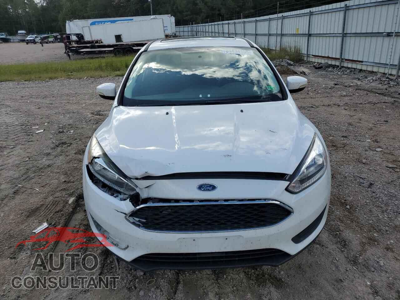 FORD FOCUS 2015 - 1FADP3K21FL203649