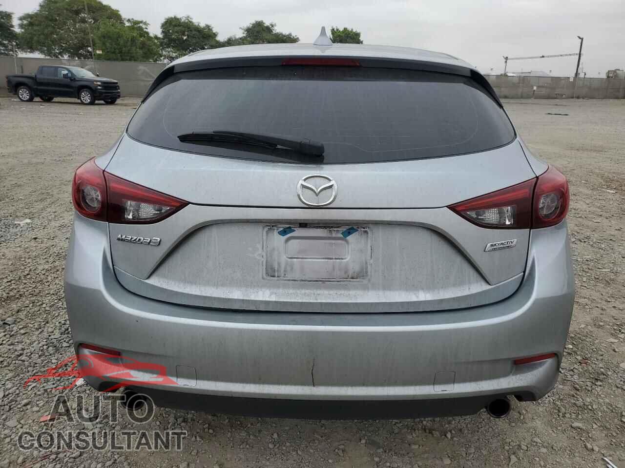 MAZDA 3 2018 - 3MZBN1M37JM166208