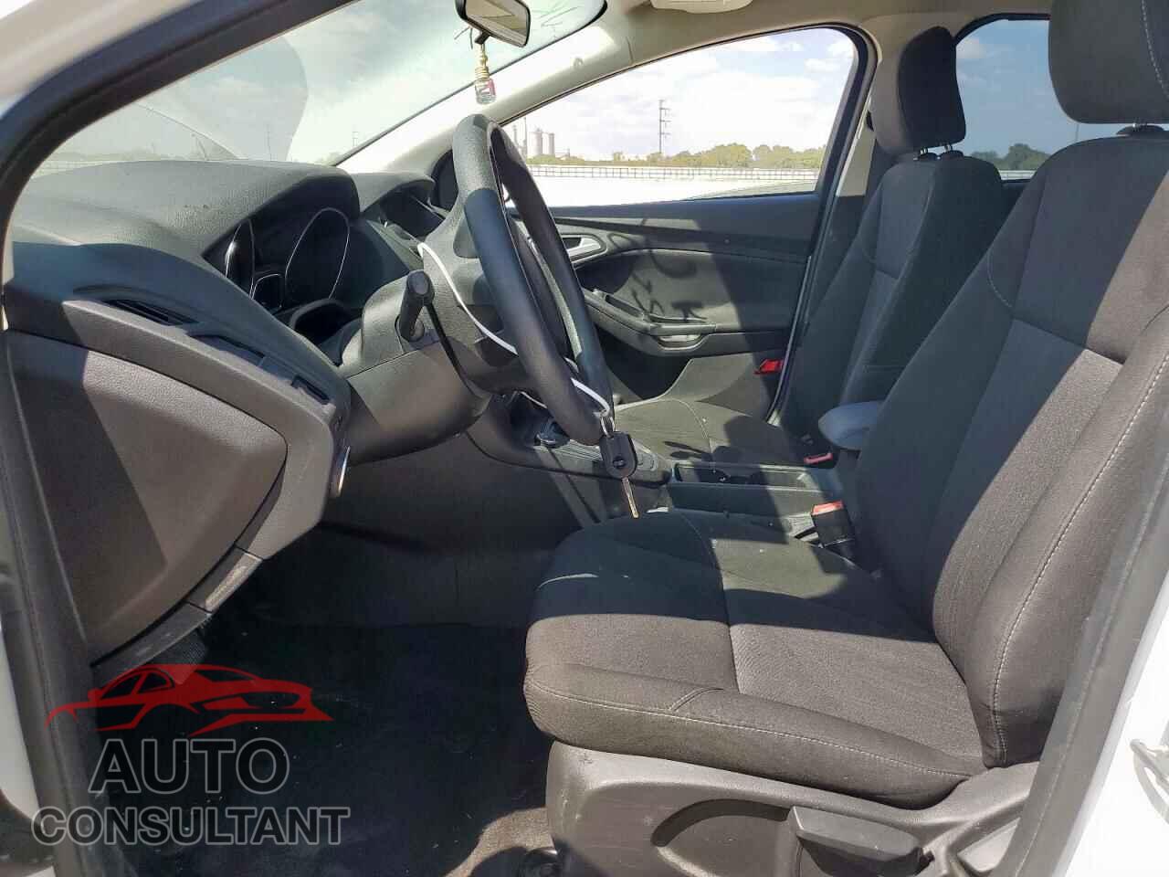 FORD FOCUS 2017 - 1FADP3K28HL295412
