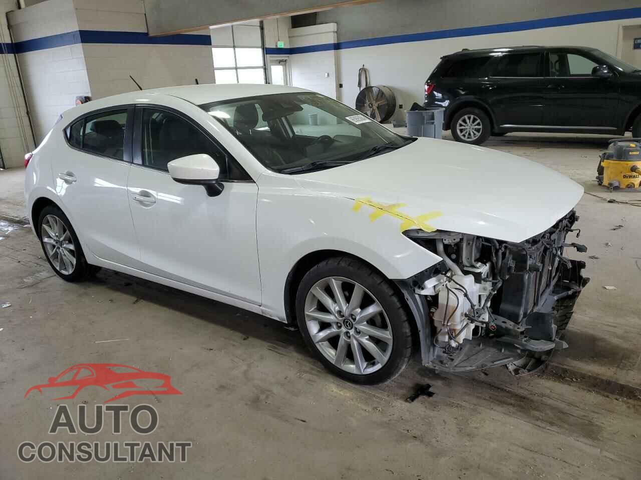 MAZDA 3 2017 - 3MZBN1L71HM133347