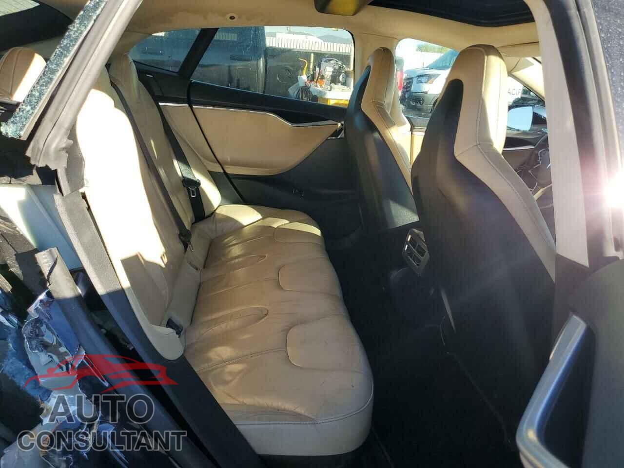 TESLA MODEL S 2013 - 5YJSA1CN5DFP05239