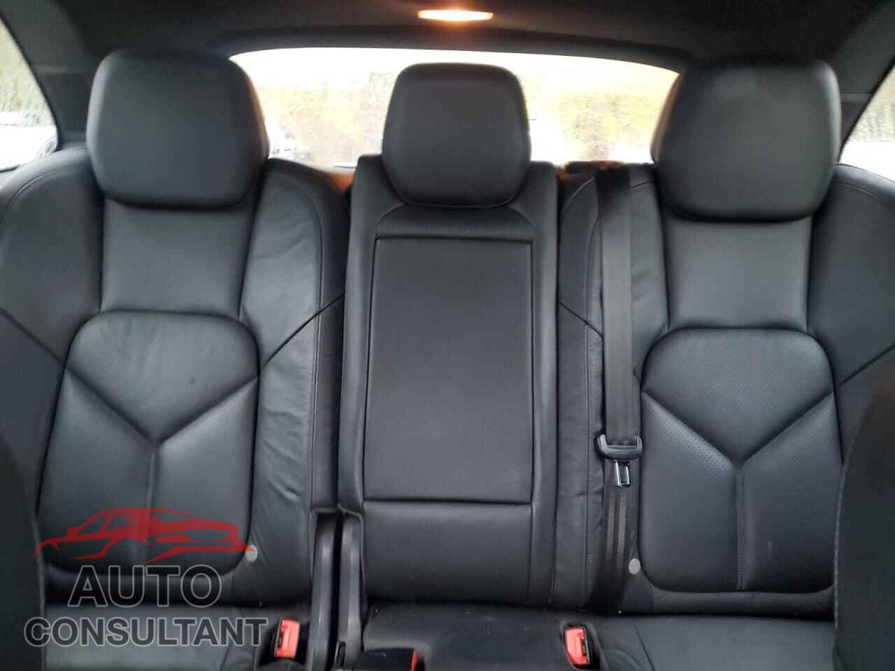 PORSCHE CAYENNE 2012 - WP1AA2A24CLA06155