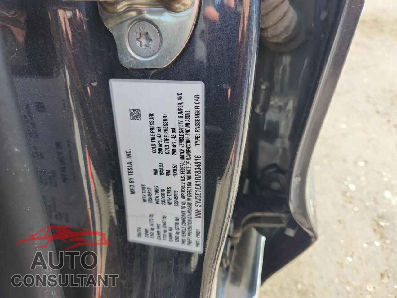 TESLA MODEL 3 2024 - 5YJ3E1EA1RF834816