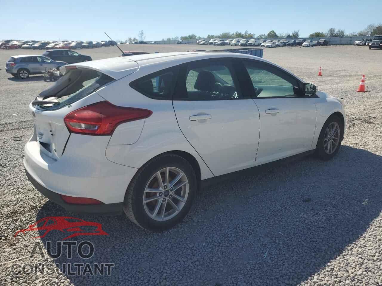 FORD FOCUS 2017 - 1FADP3K28HL296642