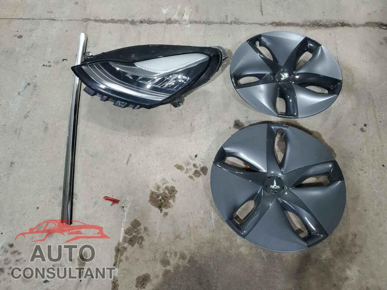 TESLA MODEL 3 2018 - 5YJ3E1EA4JF043930