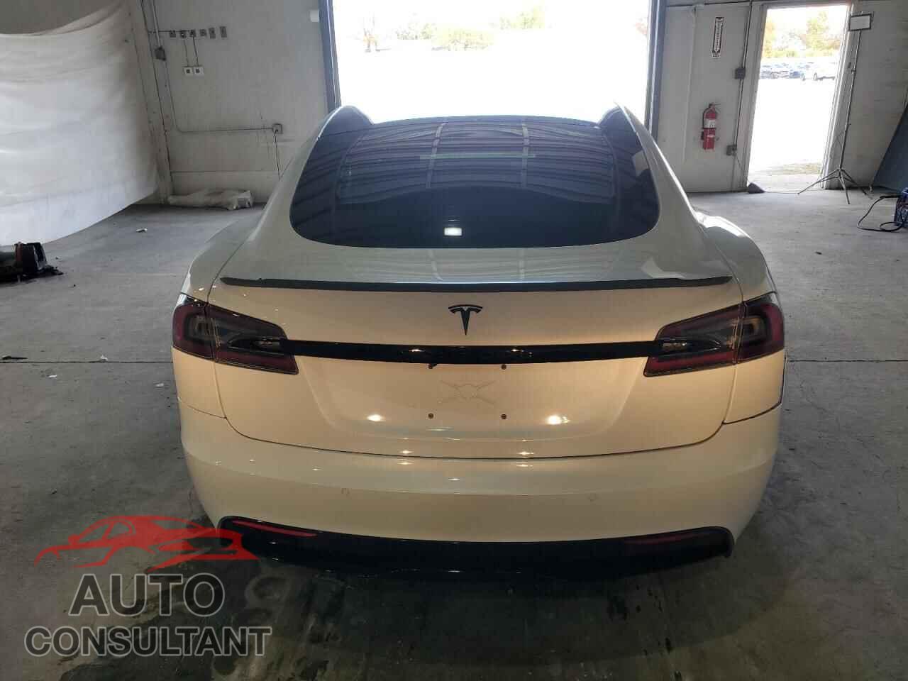 TESLA MODEL S 2022 - 5YJSA1E56NF467786