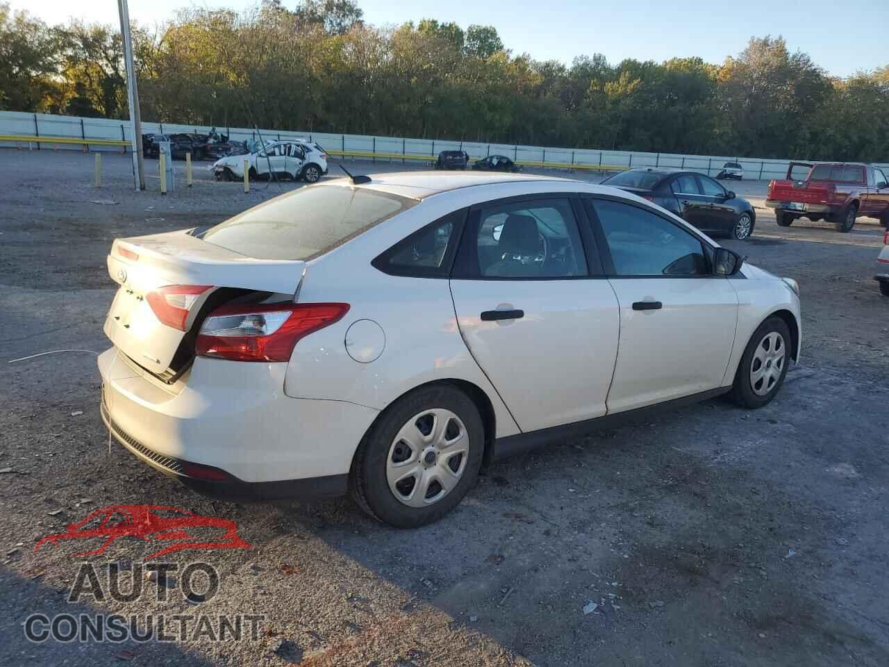 FORD FOCUS 2014 - 1FADP3E22EL340819