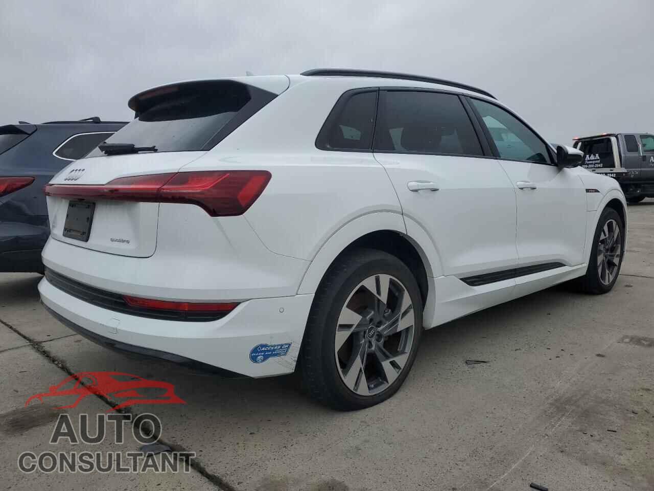 AUDI E-TRON 2021 - WA1AAAGE2MB010087