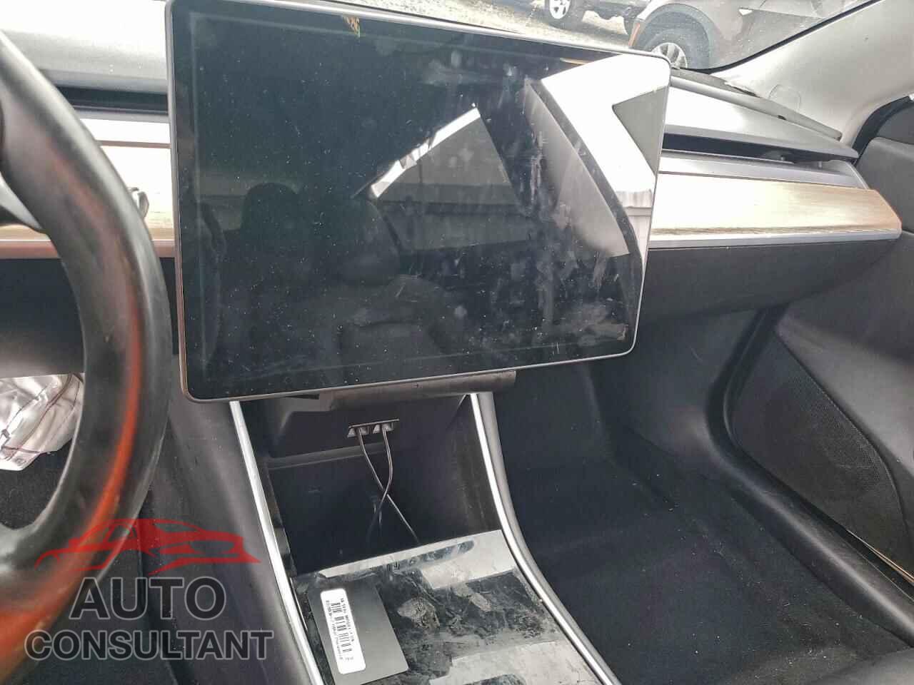 TESLA MODEL 3 2018 - 5YJ3E1EA9JF046595