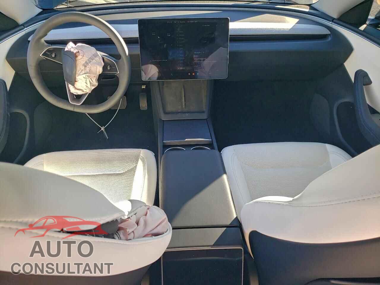 TESLA MODEL 3 2024 - 5YJ3E1EA3RF821338