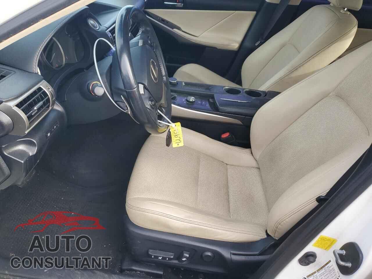 LEXUS IS 2015 - JTHCF1D20F5017727