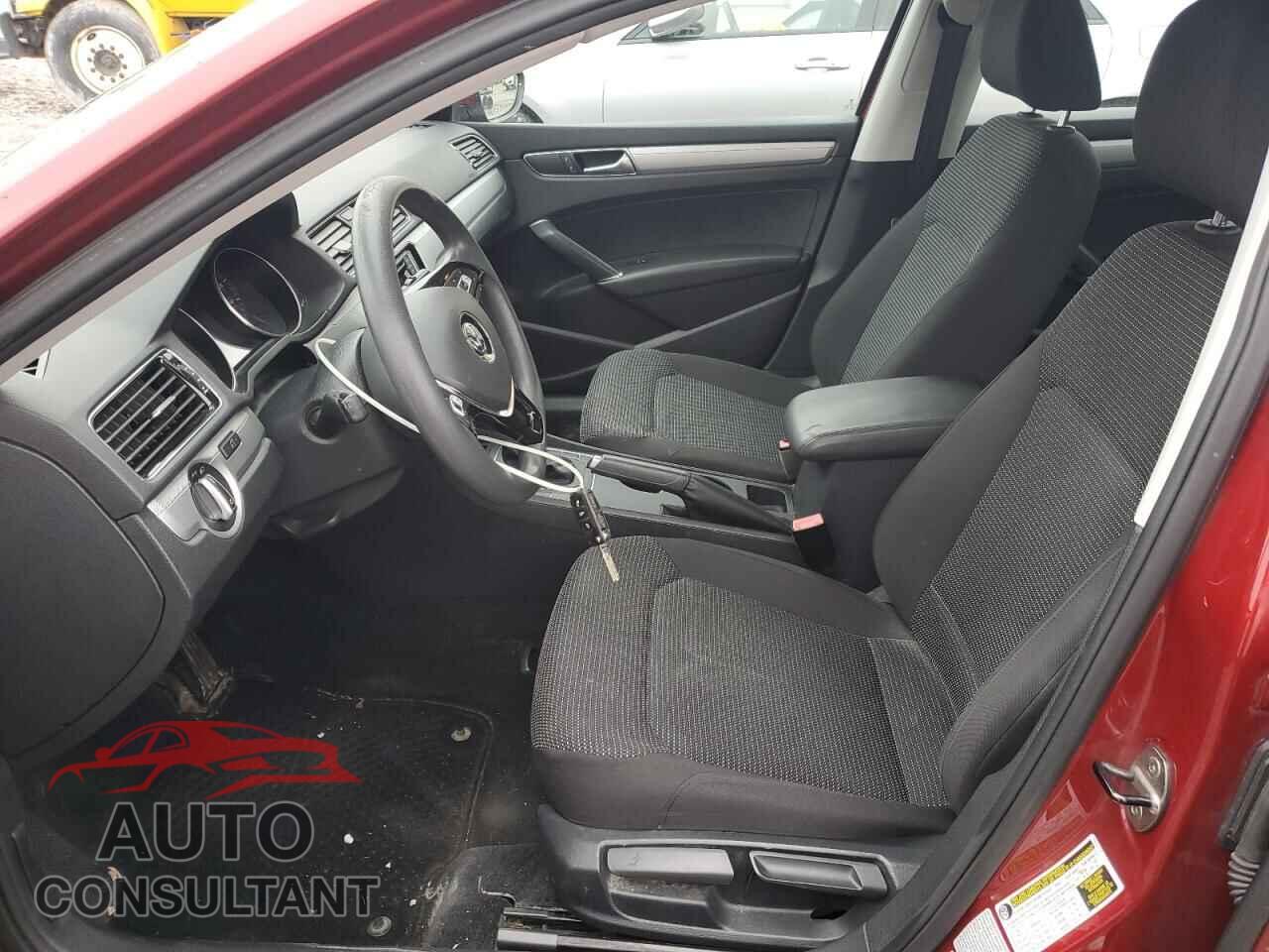 VOLKSWAGEN PASSAT 2017 - 1VWAT7A36HC040829