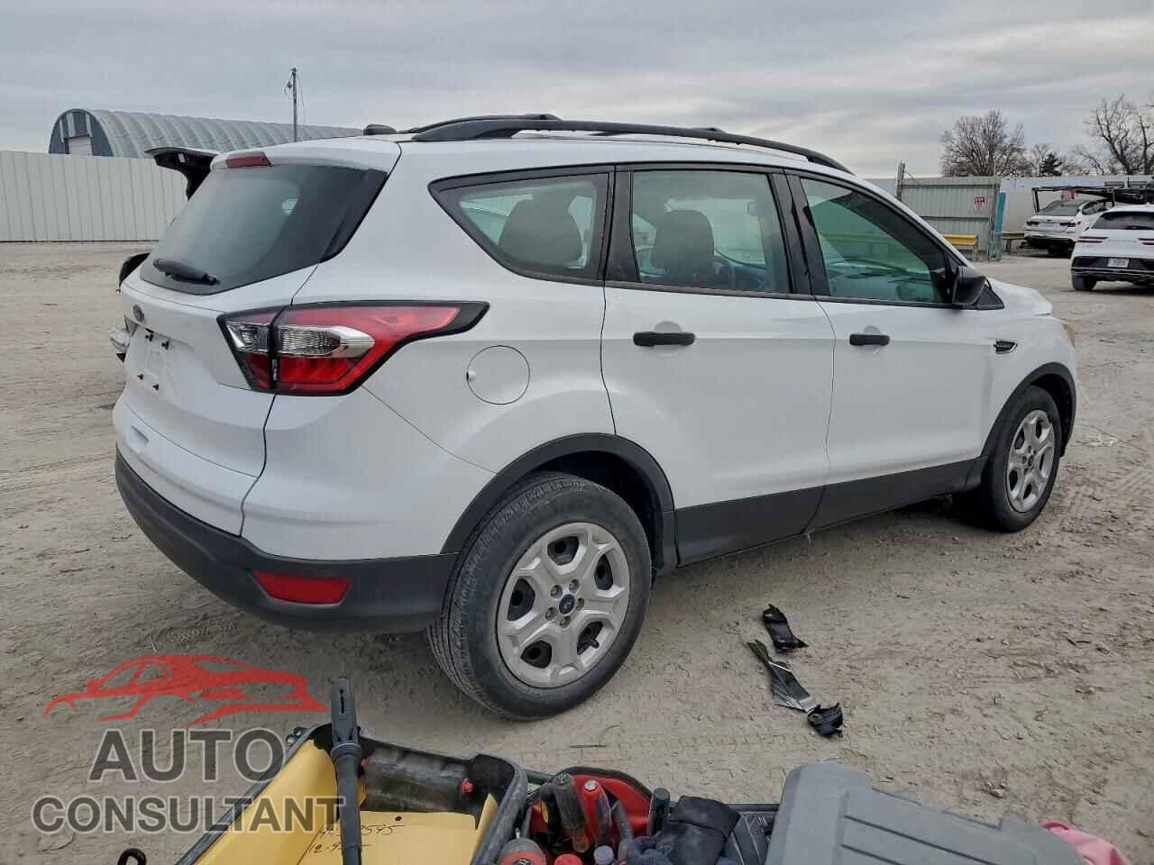 FORD ESCAPE 2017 - 1FMCU0F77HUB79725