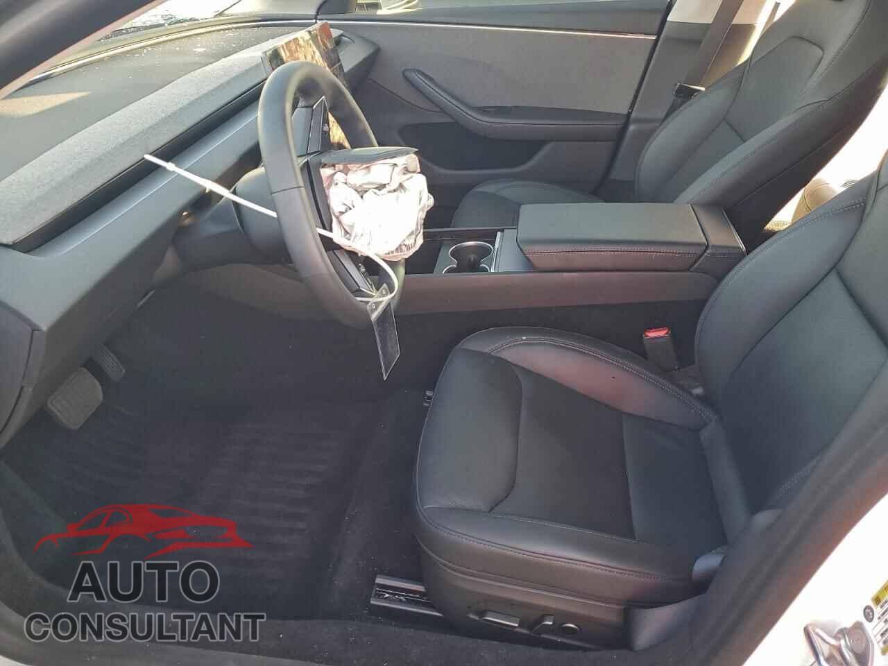 TESLA MODEL 3 2025 - 5YJ3E1EA4SF971108