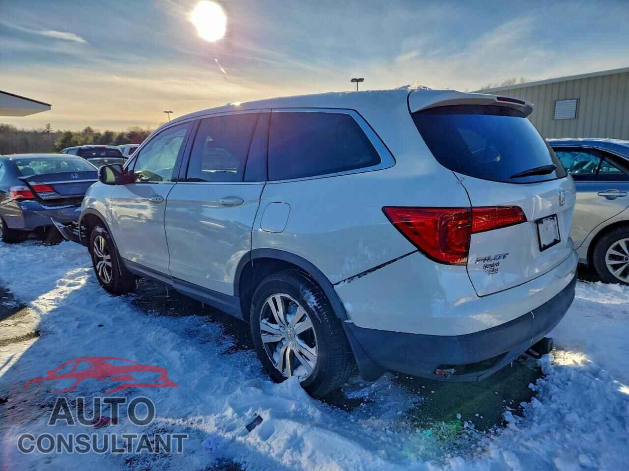 HONDA PILOT 2017 - 5FNYF5H52HB024490