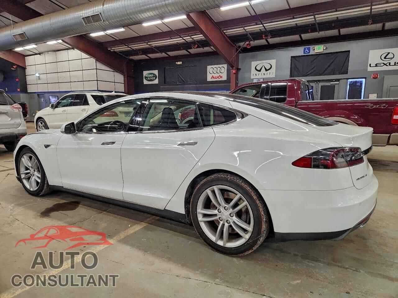 TESLA MODEL S 2014 - 5YJSA1H11EFP41100