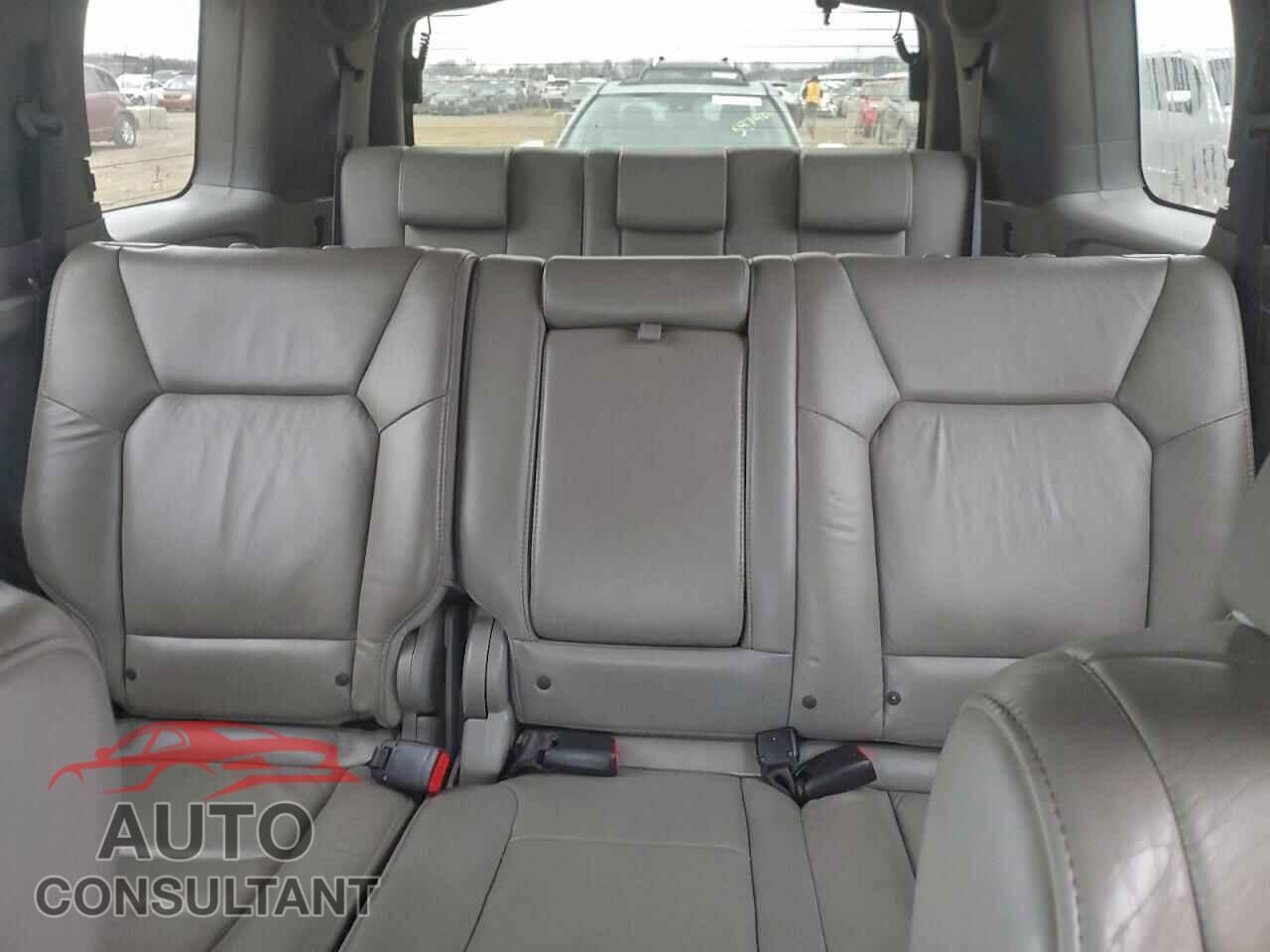 HONDA PILOT 2011 - 5FNYF4H64BB038367