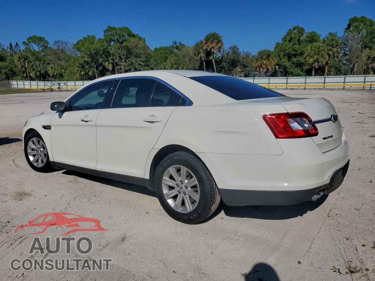 FORD TAURUS 2011 - 1FAHP2DW4BG123583