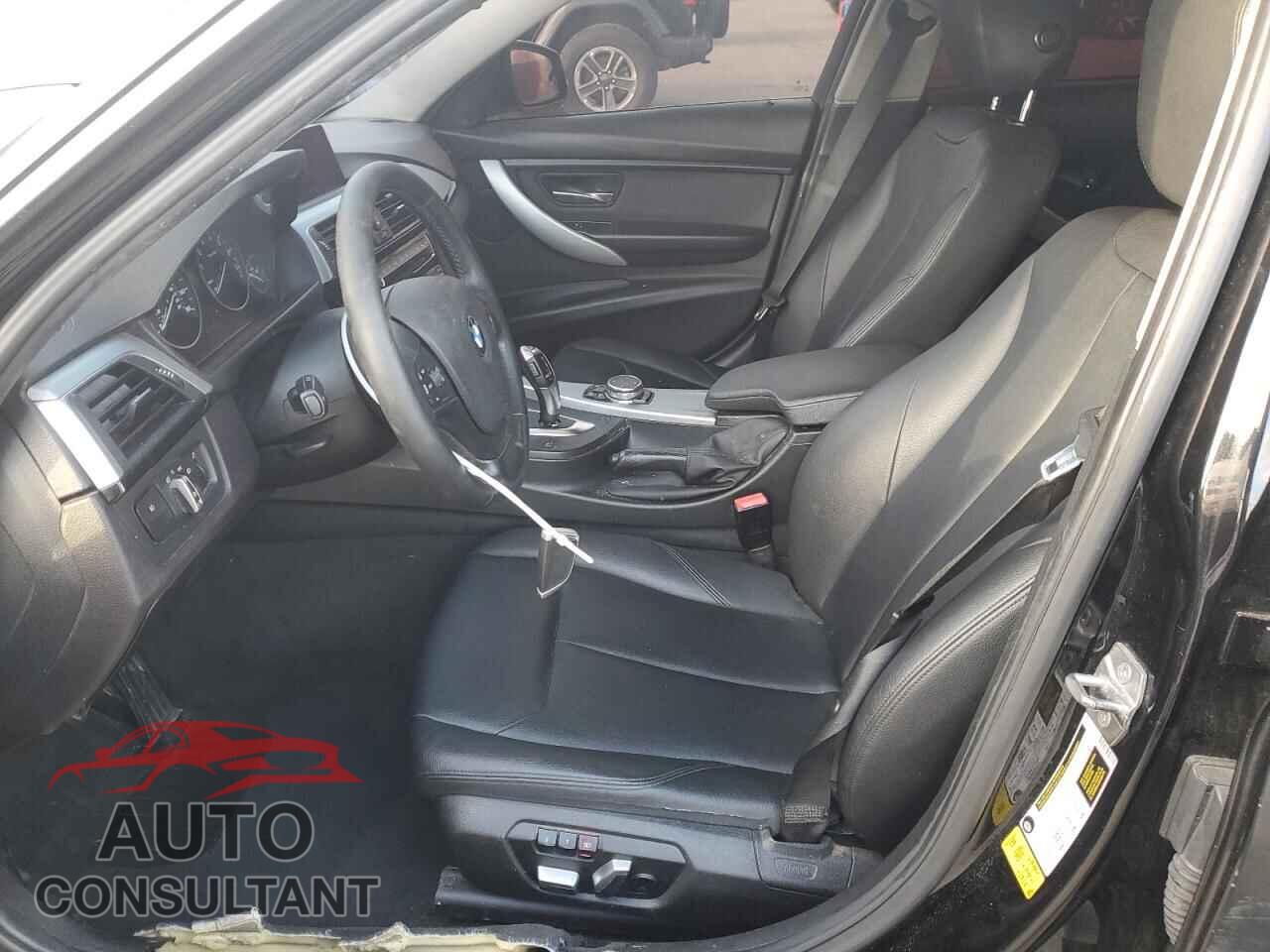 BMW 3 SERIES 2016 - WBA8E1G54GNU10032