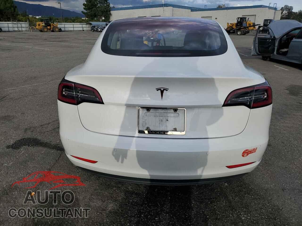 TESLA MODEL 3 2018 - 5YJ3E1EA0JF018426