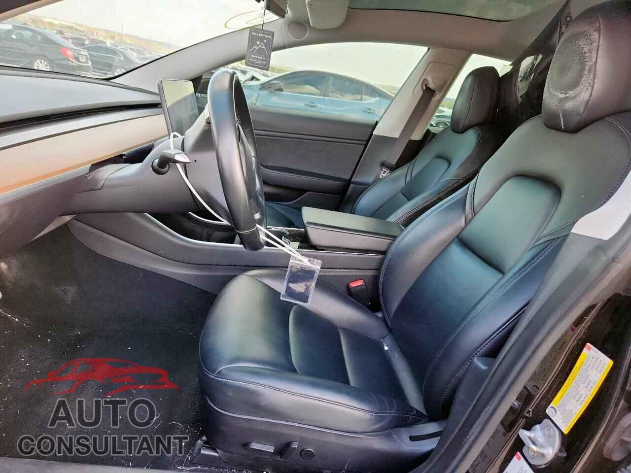 TESLA MODEL 3 2018 - 5YJ3E1EA5JF031298