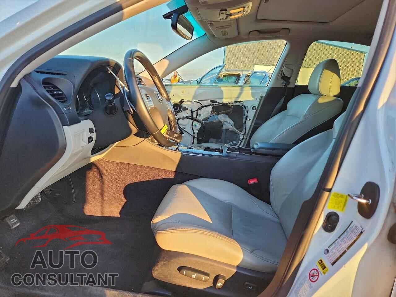 LEXUS IS 2011 - JTHBF5C26B5151639