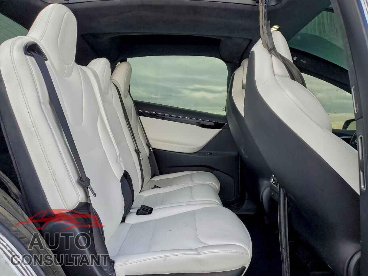 TESLA MODEL X 2017 - 5YJXCAE45HF078617