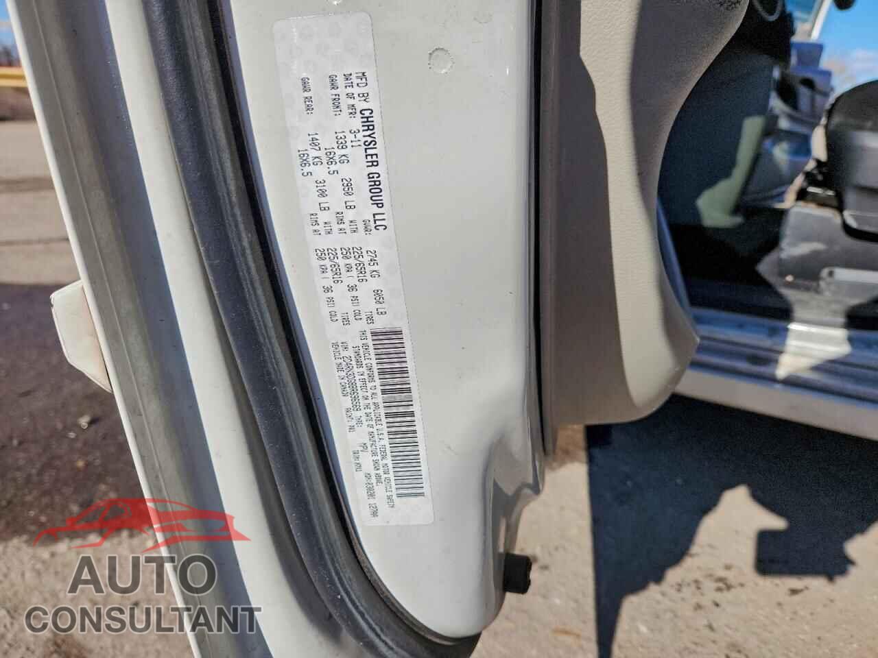 DODGE CARAVAN 2011 - 2D4RN3DG8BR696569