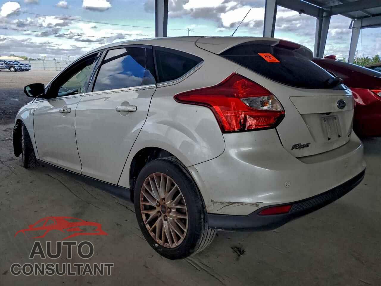 FORD FOCUS 2014 - 1FADP3N25EL448156