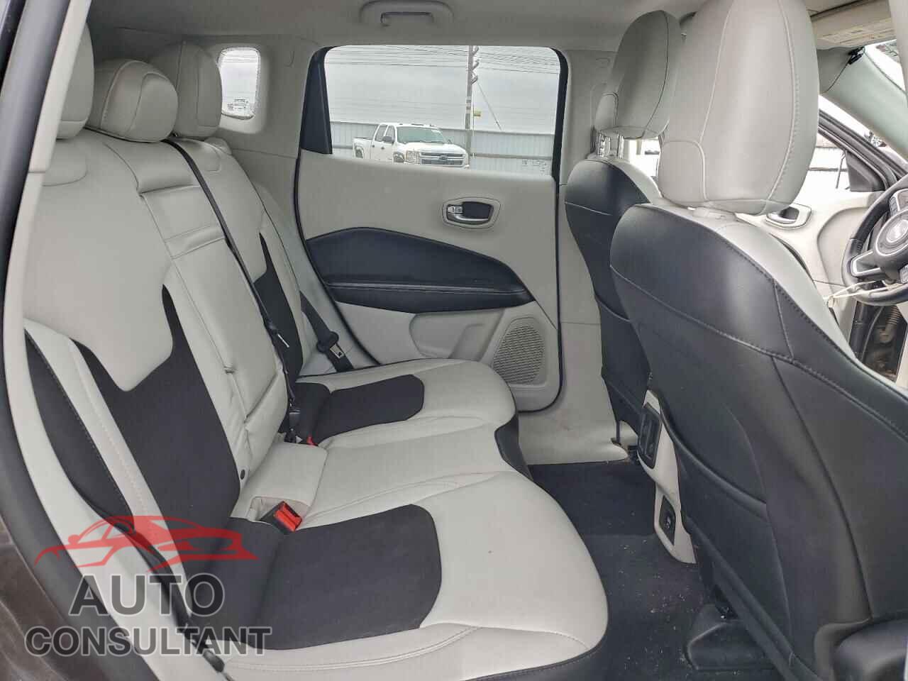 JEEP COMPASS 2018 - 3C4NJCBB5JT272471