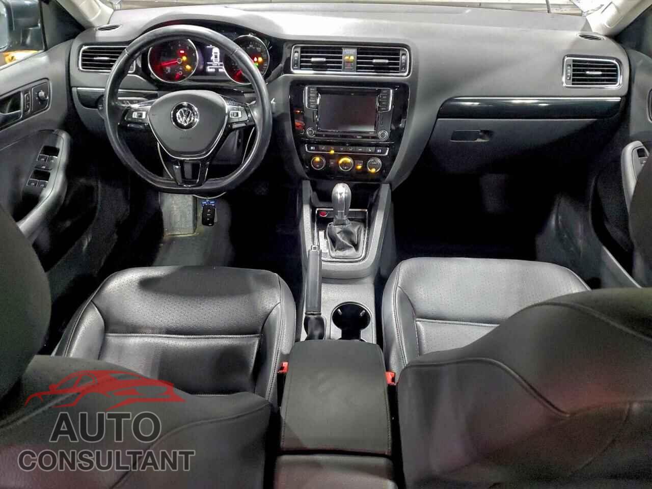 VOLKSWAGEN JETTA 2017 - 3VWL17AJ8HM211415