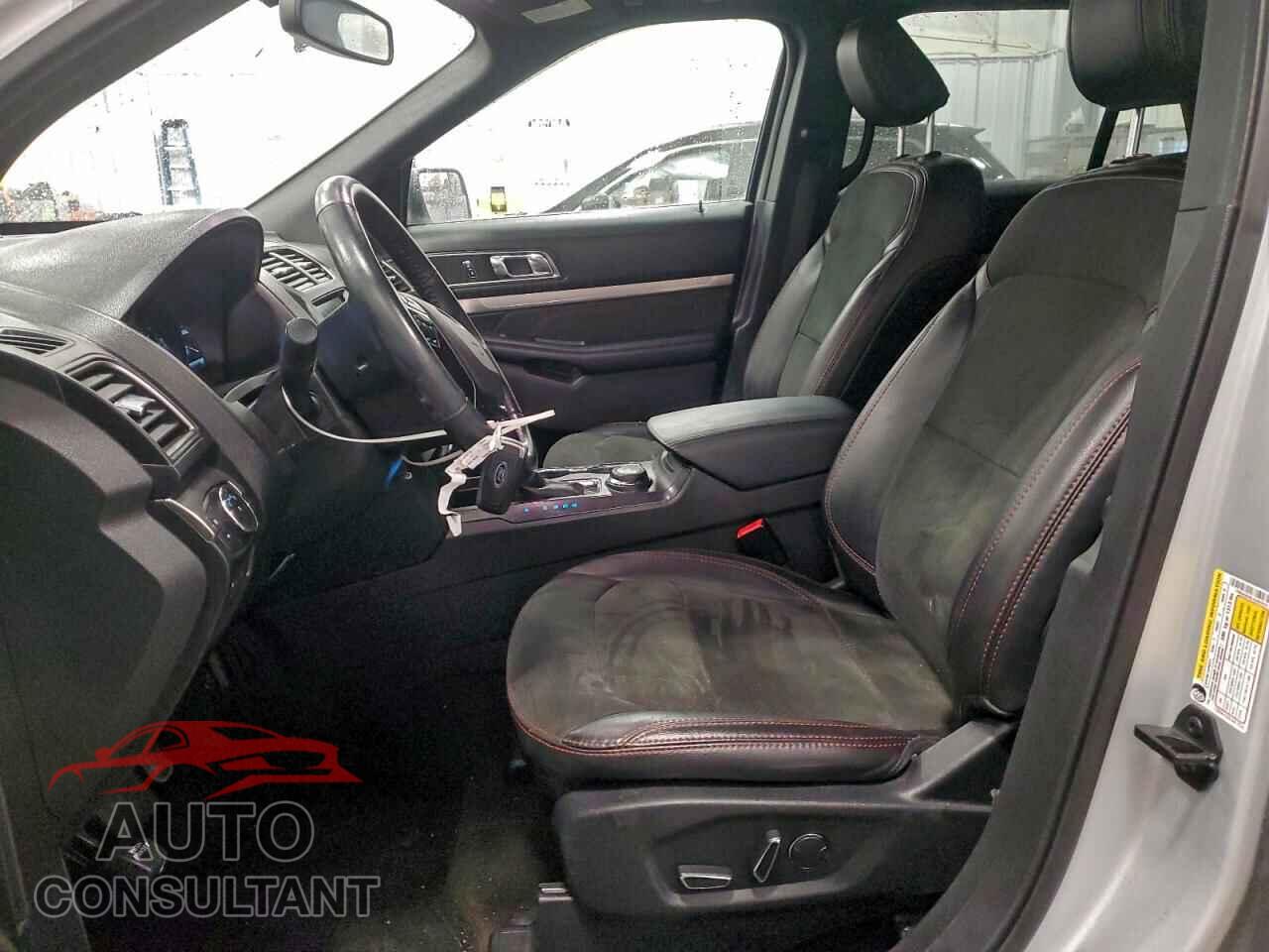 FORD EXPLORER 2018 - 1FM5K8D88JGA65925
