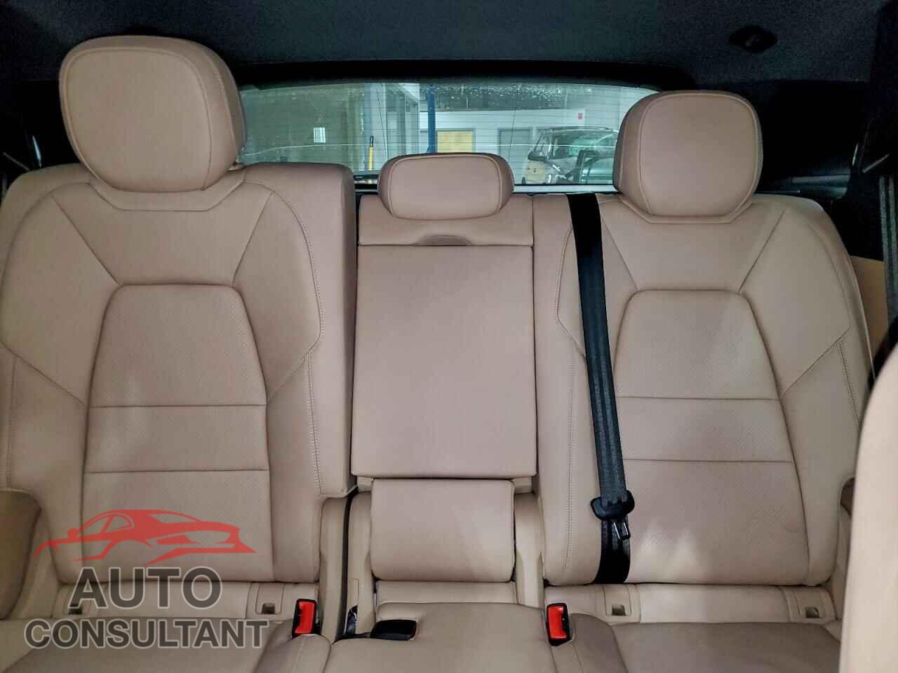 PORSCHE CAYENNE 2019 - WP1AA2AY3KDA14549