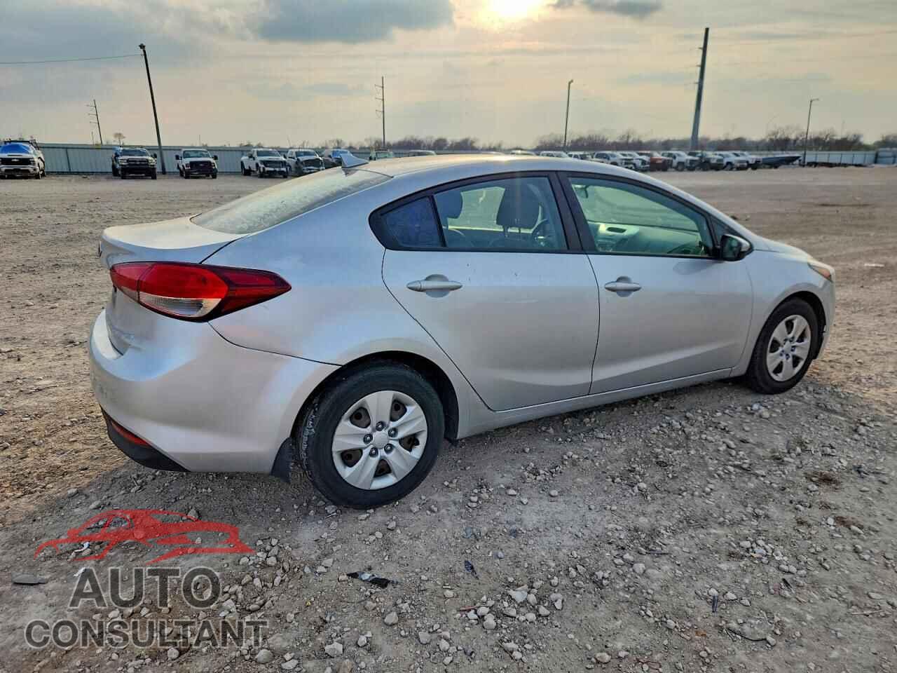 KIA FORTE 2017 - 3KPFK4A72HE050828