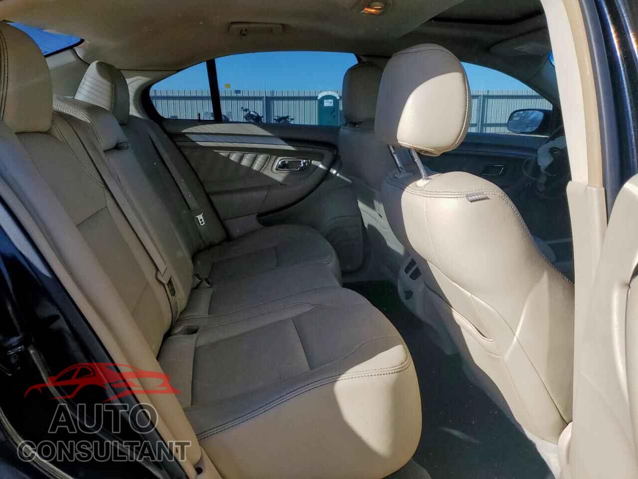 FORD TAURUS 2015 - 1FAHP2E81FG131680
