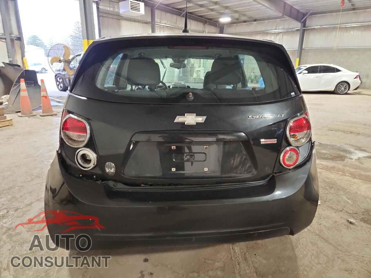 CHEVROLET SONIC 2013 - 1G1JC6SB0D4180939