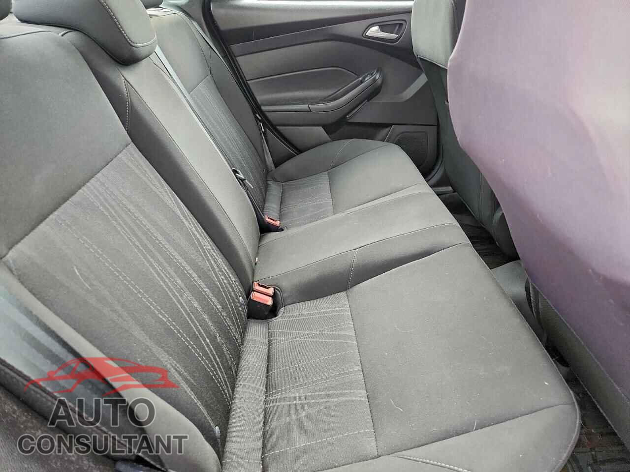 FORD FOCUS 2017 - 1FADP3FE2HL297564
