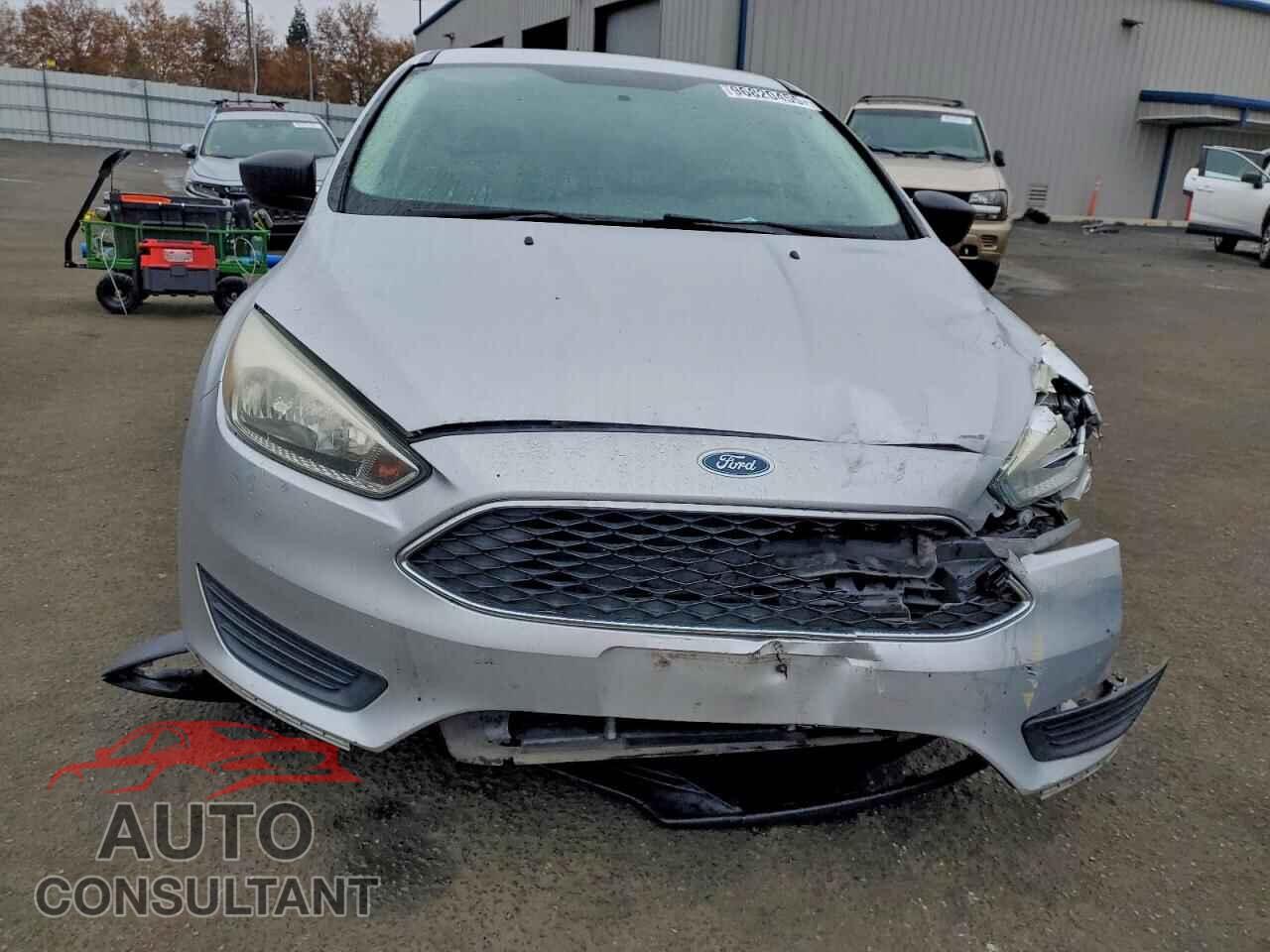 FORD FOCUS 2015 - 1FADP3E27FL222167
