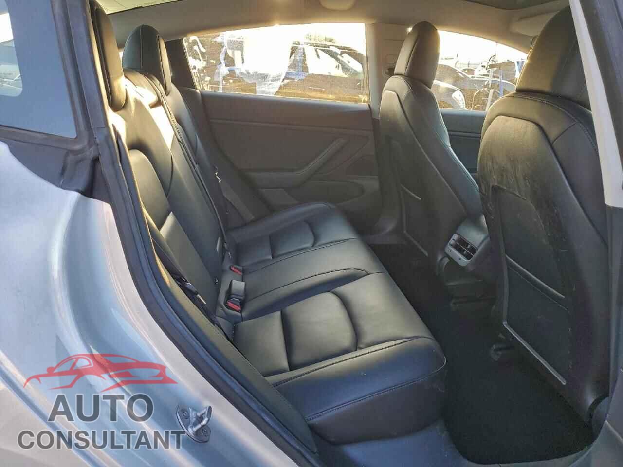 TESLA MODEL 3 2018 - 5YJ3E1EA7JF060740