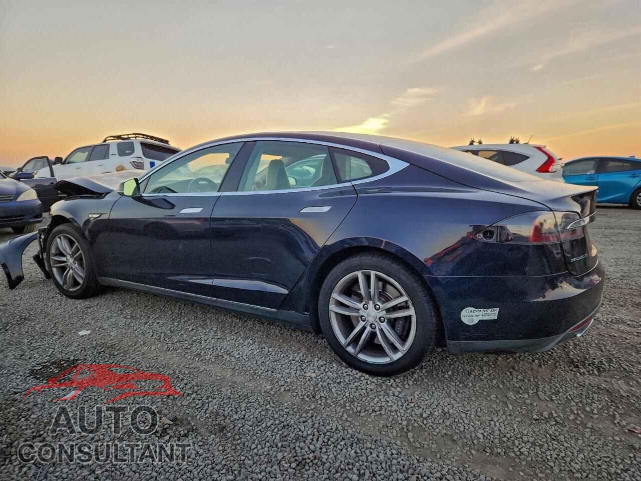 TESLA MODEL S 2013 - 5YJSA1CN8DFP26487
