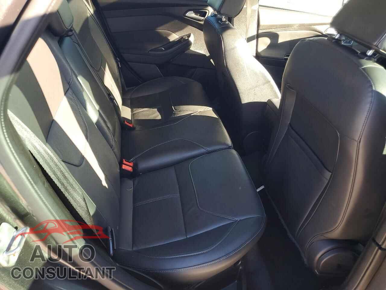 FORD FOCUS 2017 - 1FADP3N22HL204792