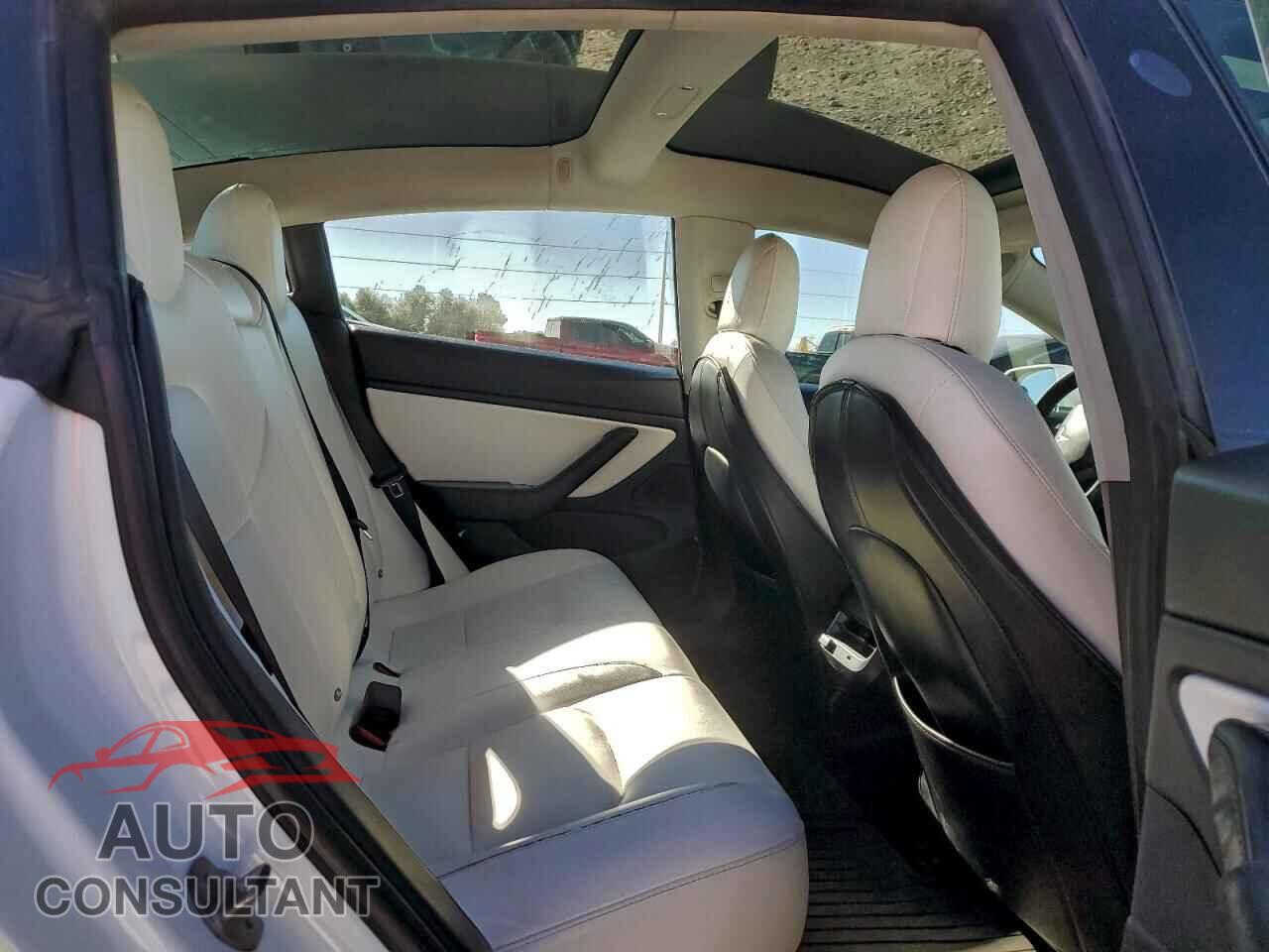 TESLA MODEL 3 2018 - 5YJ3E1EB2JF135644