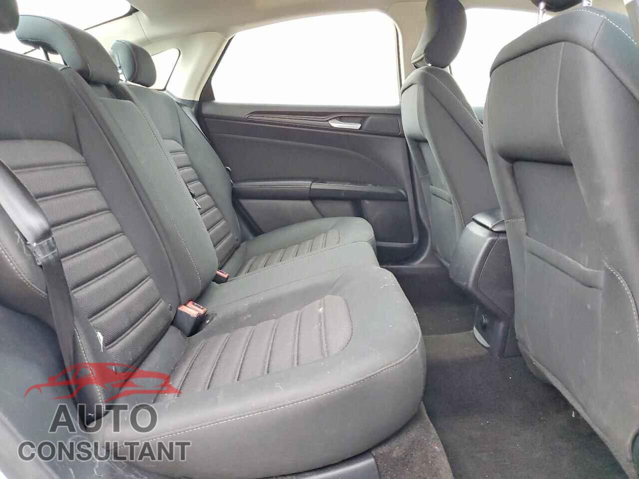 FORD FUSION 2018 - 3FA6P0G72JR273473