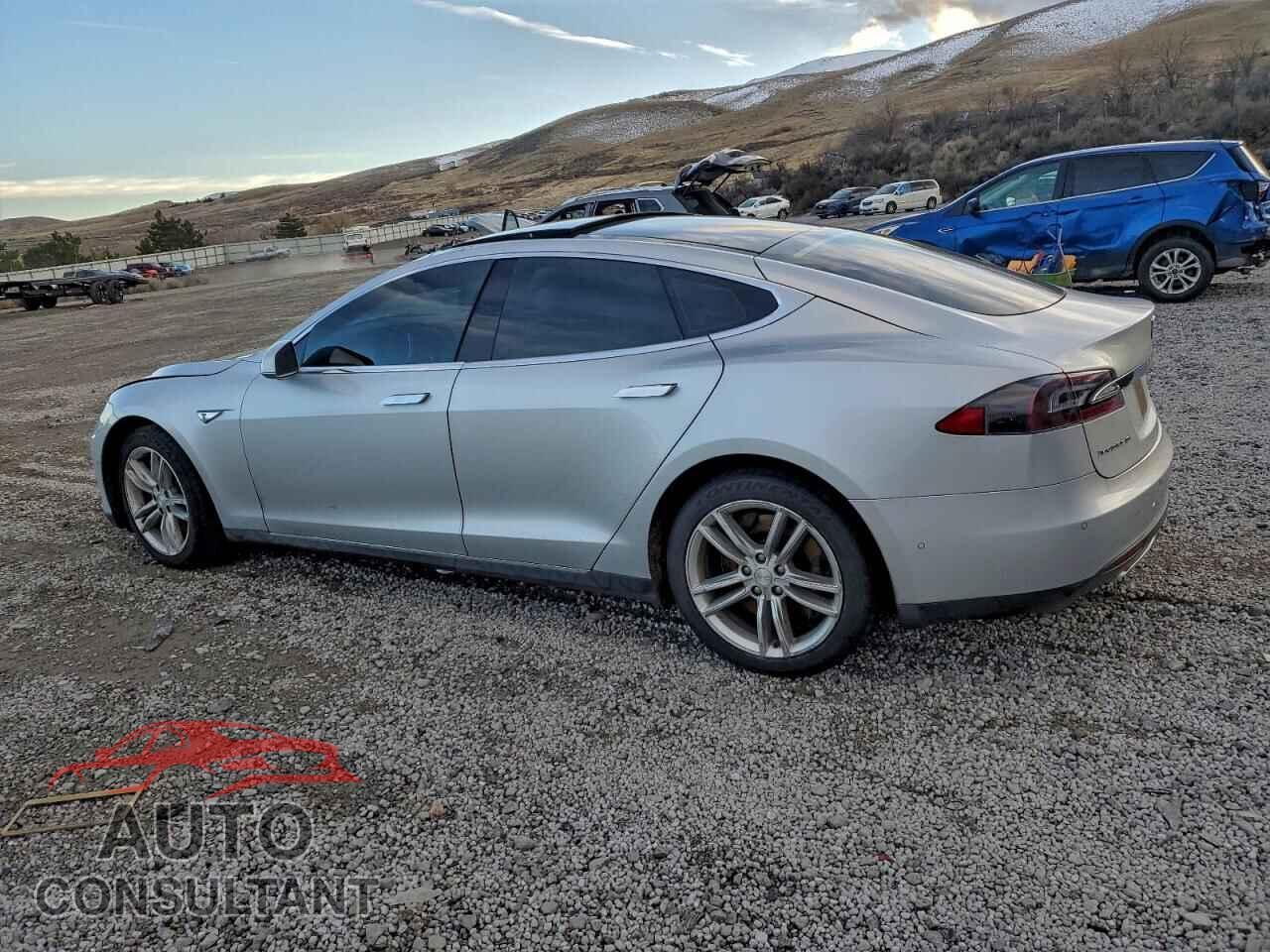 TESLA MODEL S 2015 - 5YJSA1H28FF080837