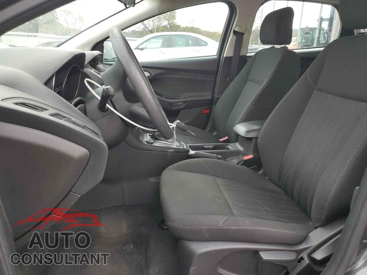 FORD FOCUS 2017 - 1FADP3K22HL274619